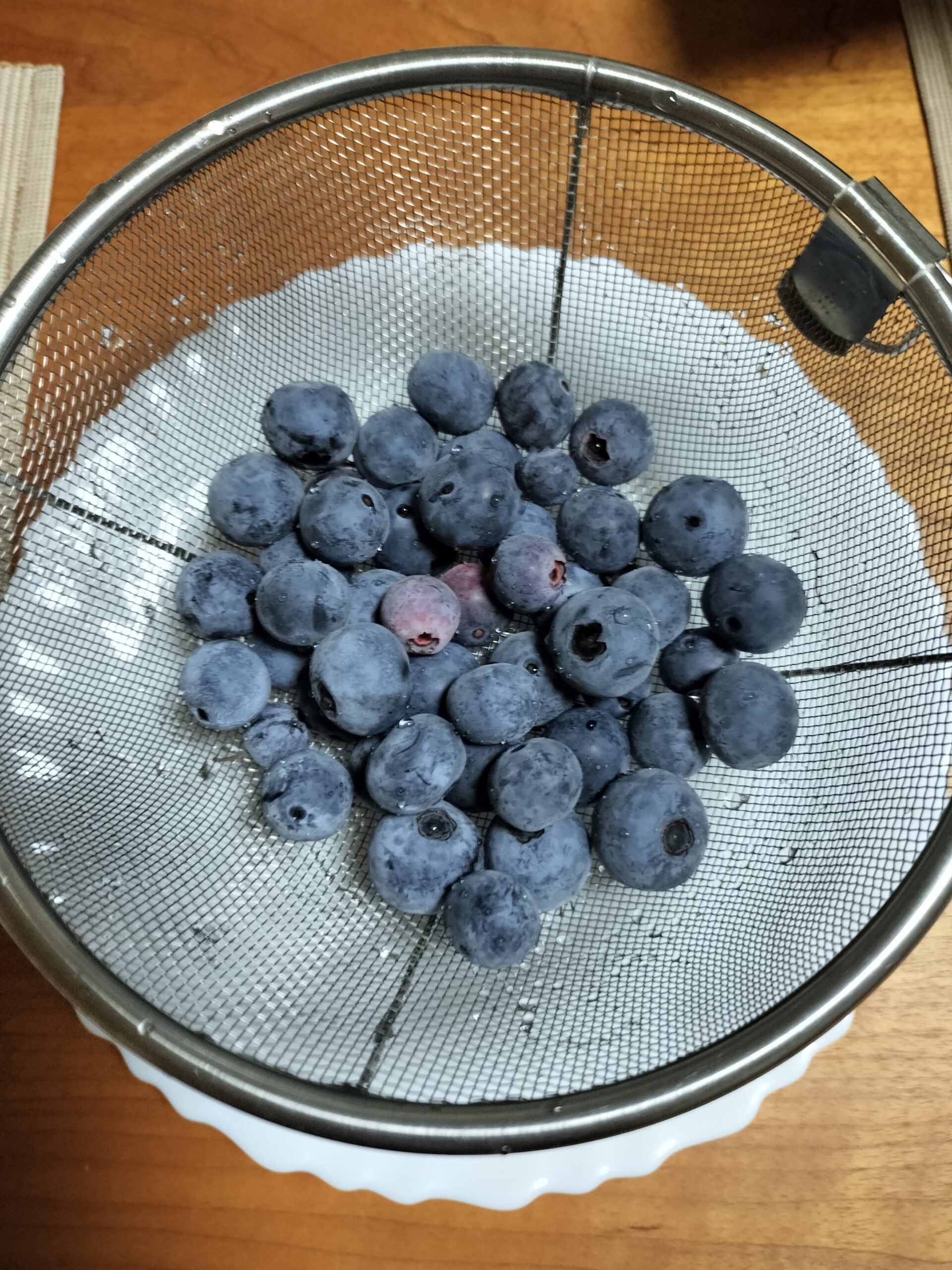 収穫したブルーベリー